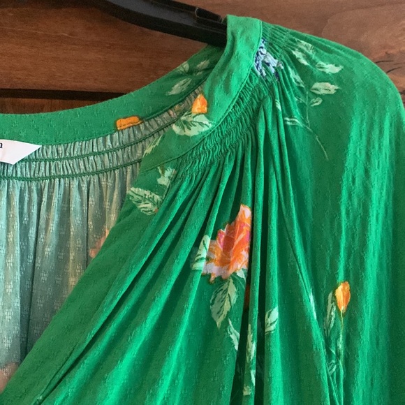 Green 3/4 Sleeve Blouse - Picture 5 of 7